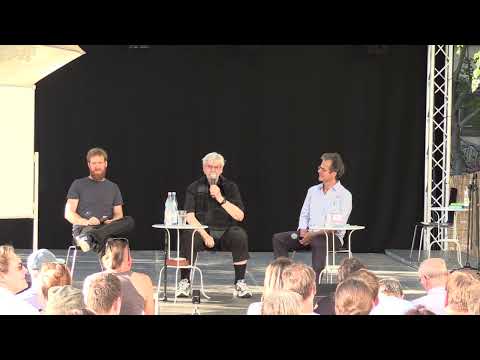 Gespräch mit KEITH JOHNSTONE und VEIT GÜSSOW am 24. August 2016 Open Air, Theaterhaus Berlin Mitte 